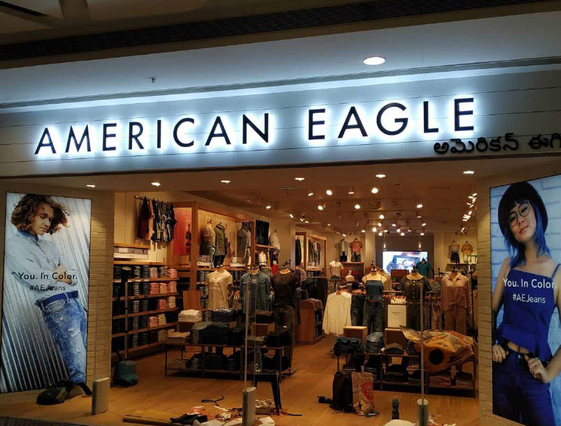 Commercial fit-out and interior design for American Eagle